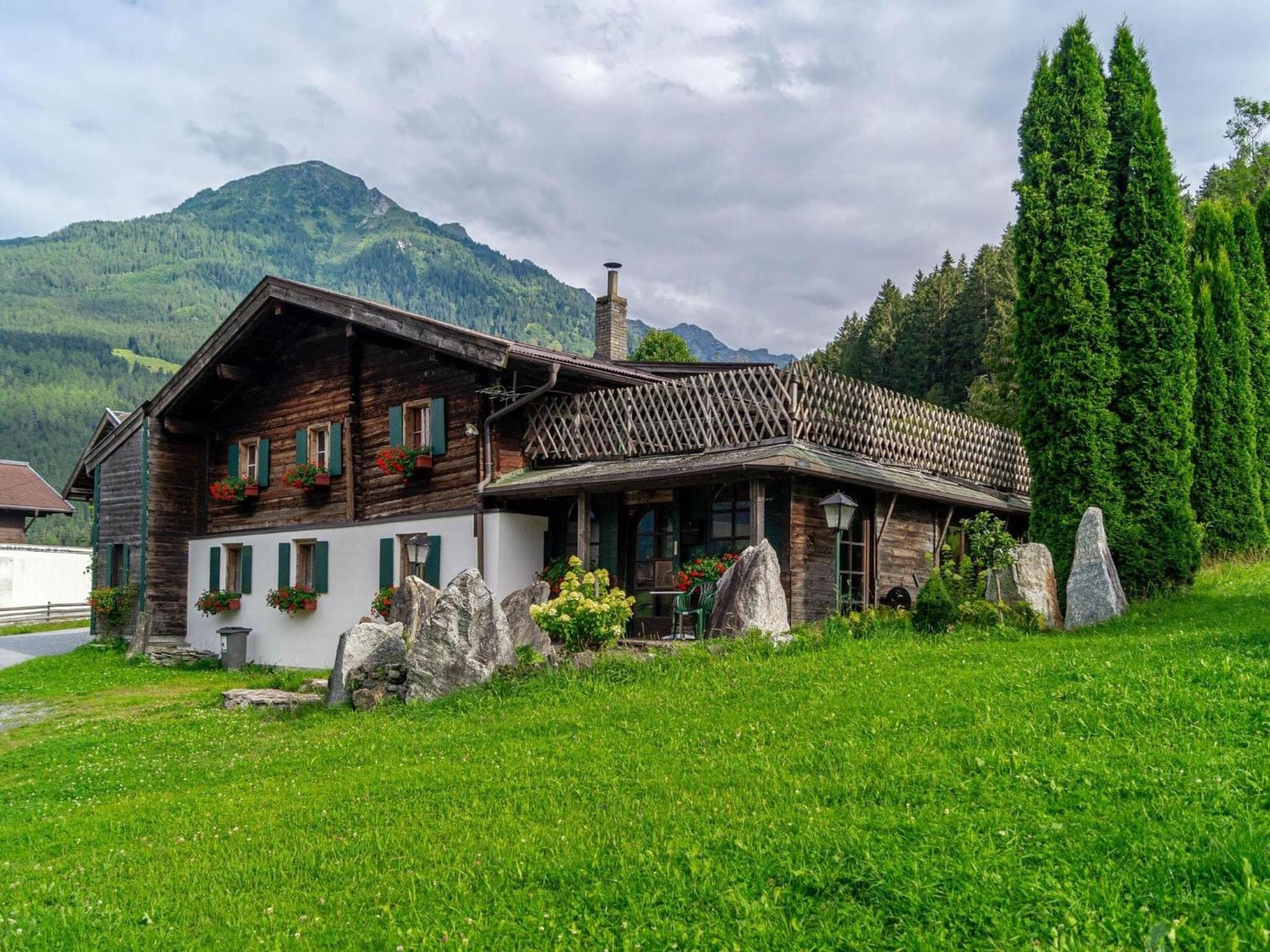 Rustic Farmhouse With Sauna In Bramberg Neukirchen am Grossvenediger Ngoại thất bức ảnh